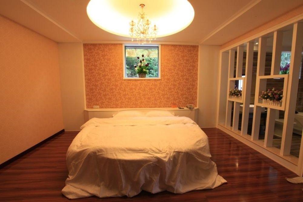 Yangshuo Hua Xiang Man Ting West Street Hotel エクステリア 写真